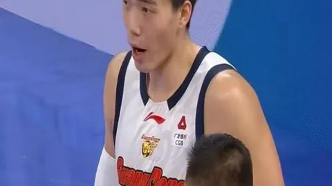 火神对决！火箭19胜12强势碰撞快船，NBA数据对决前瞻揭秘！