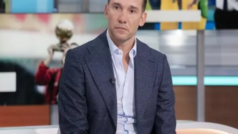 克莱三分球超米勒纪录，穿31号球衣致敬偶像